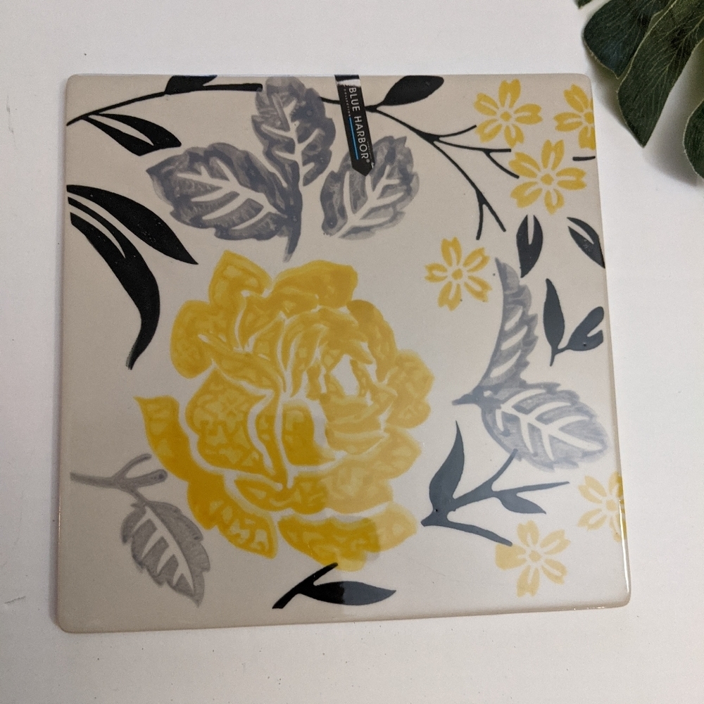 Pela Studio Trivet Ceramic Petals Yellow/Gray Floral New